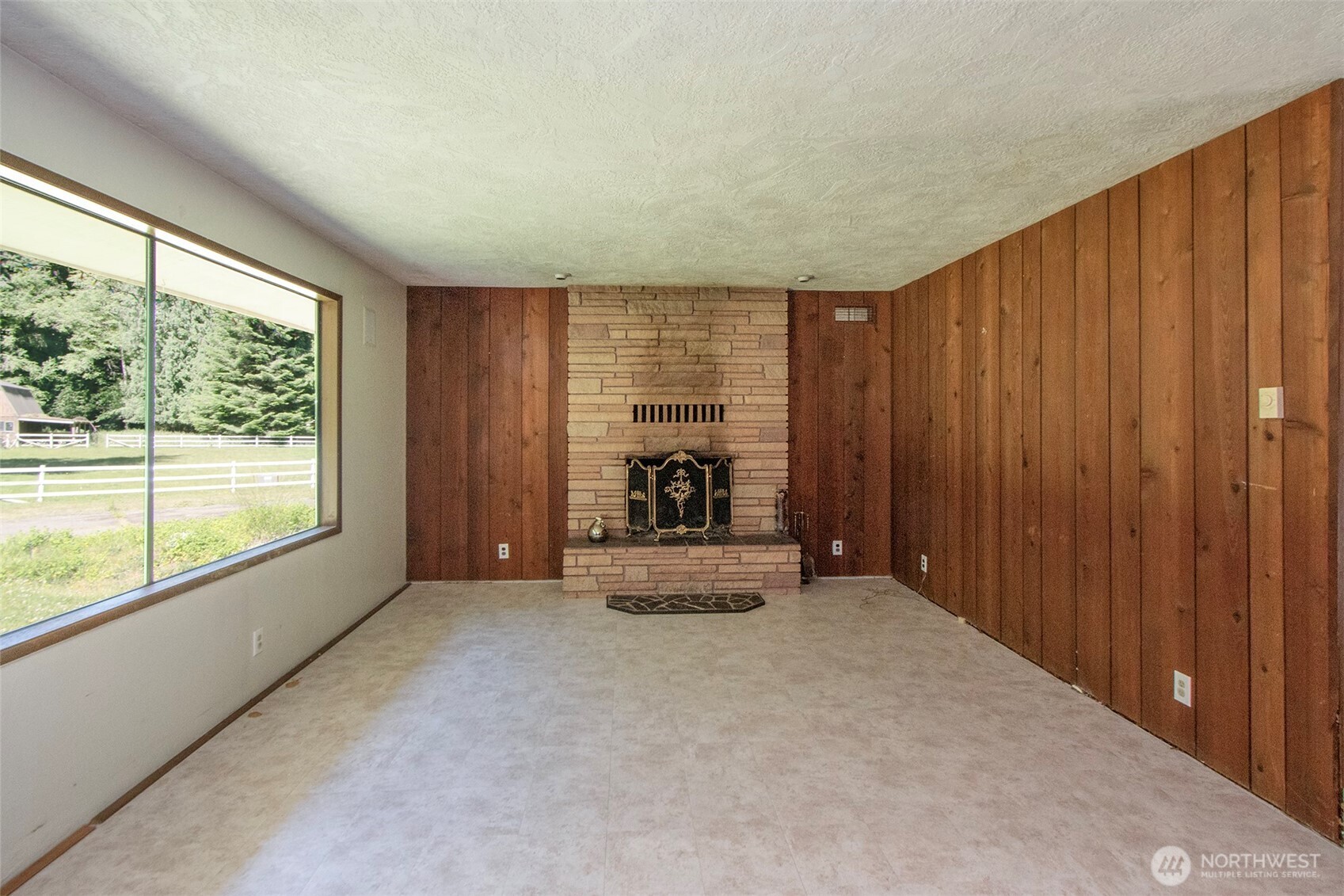 537 Herrick Road Port Angeles, WA 98363 - Photo 5 of 33