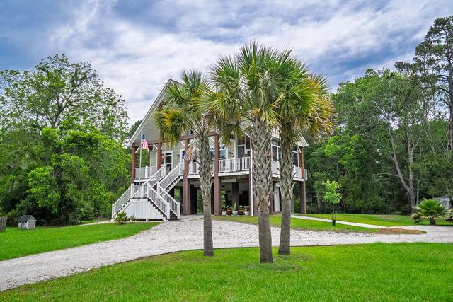 $642,000 | 1064 Blackbear Drive, Edisto Island, SC 29438