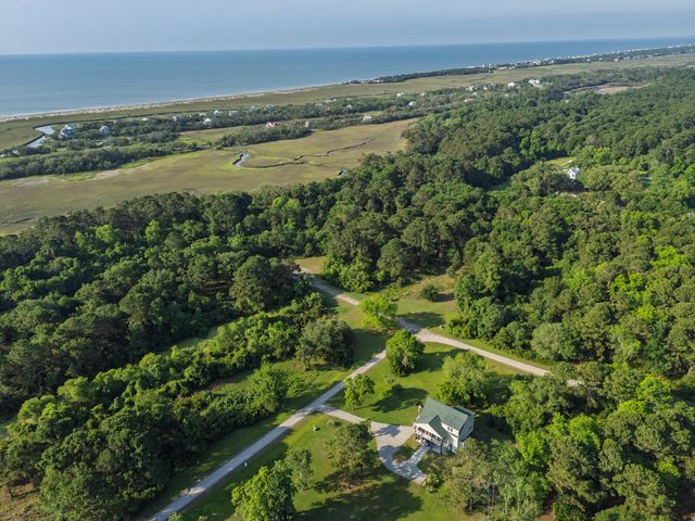 $642,000 | 1064 Blackbear Drive, Edisto Island, SC 29438