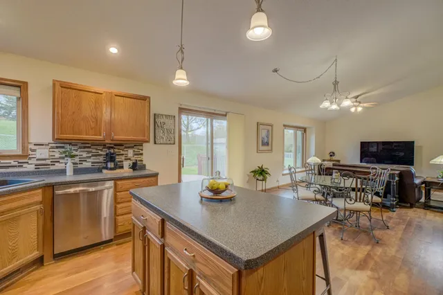 $524,795 | W10006 Highway 29, River Falls, WI 54022