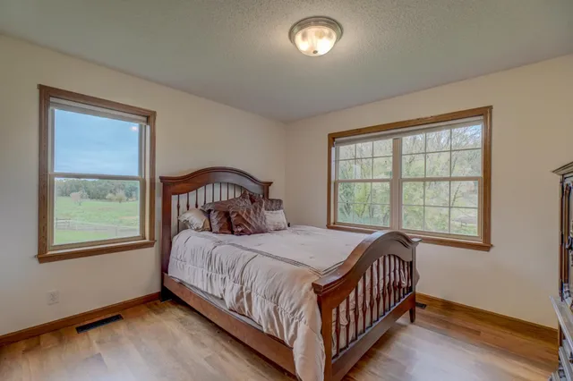 $524,795 | W10006 Highway 29, River Falls, WI 54022