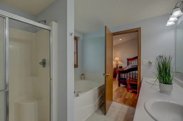 $524,795 | W10006 Highway 29, River Falls, WI 54022