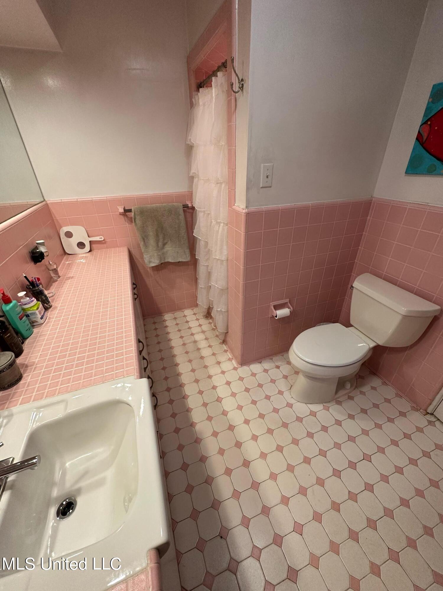 175 St Charles Avenue Biloxi, MS 39530 - Photo 23 of 41 Master Bath 2