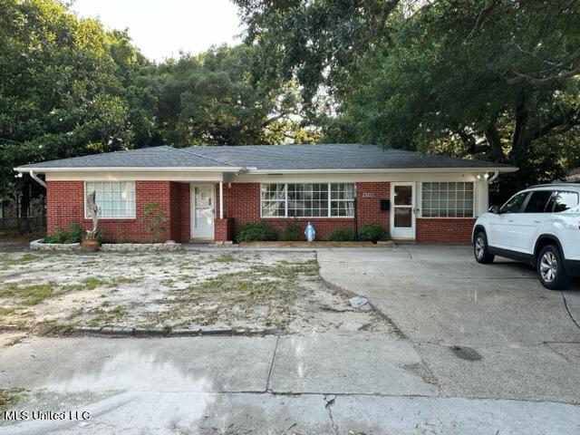 175 St Charles Avenue Biloxi, MS 39530 - Photo 3 of 41 image3