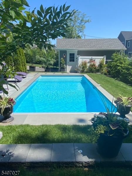 24 Loantaka Way Madison, NJ 07940 - Photo 4 of 50