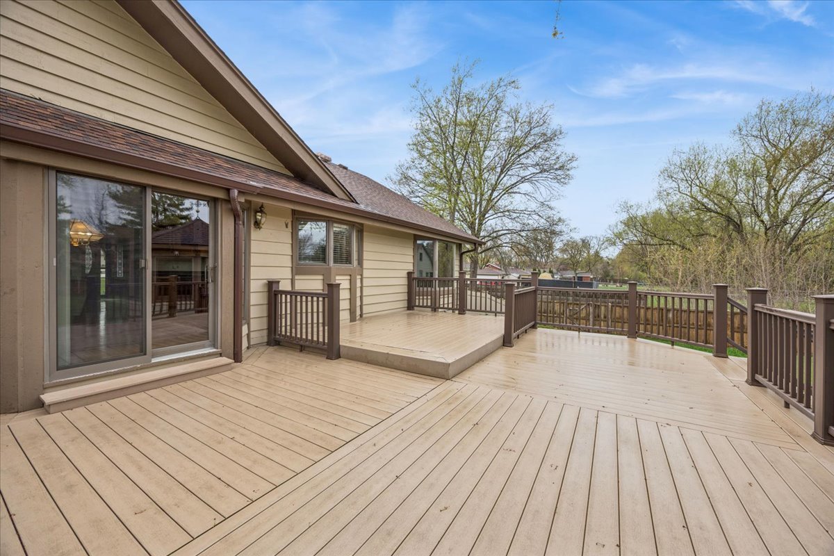 6037 Dunham Road Downers Grove, IL 60516 - Photo 32 of 40