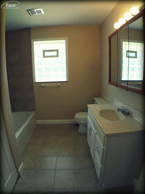 5080 Torrey Road Flint, MI 48507 - Photo 15 of 26 20364703-14.JPG