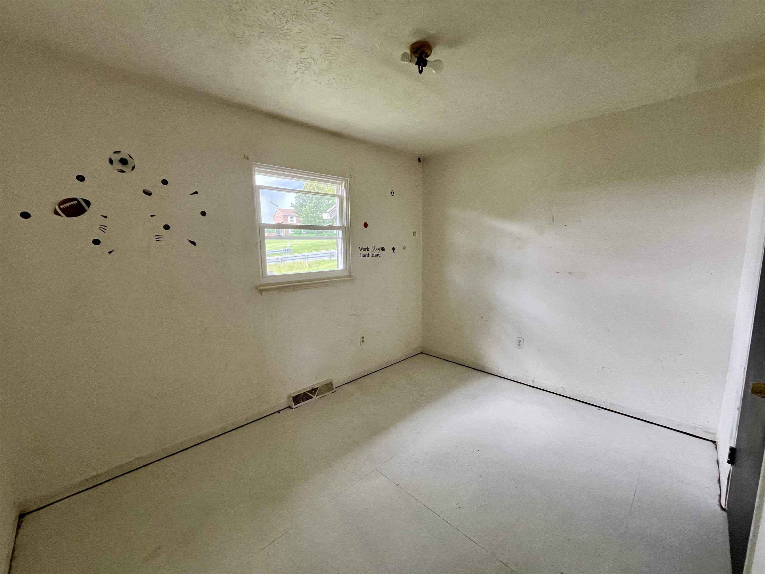 504 Steeles Fort Road Raphine, VA 24472 - Photo 9 of 34