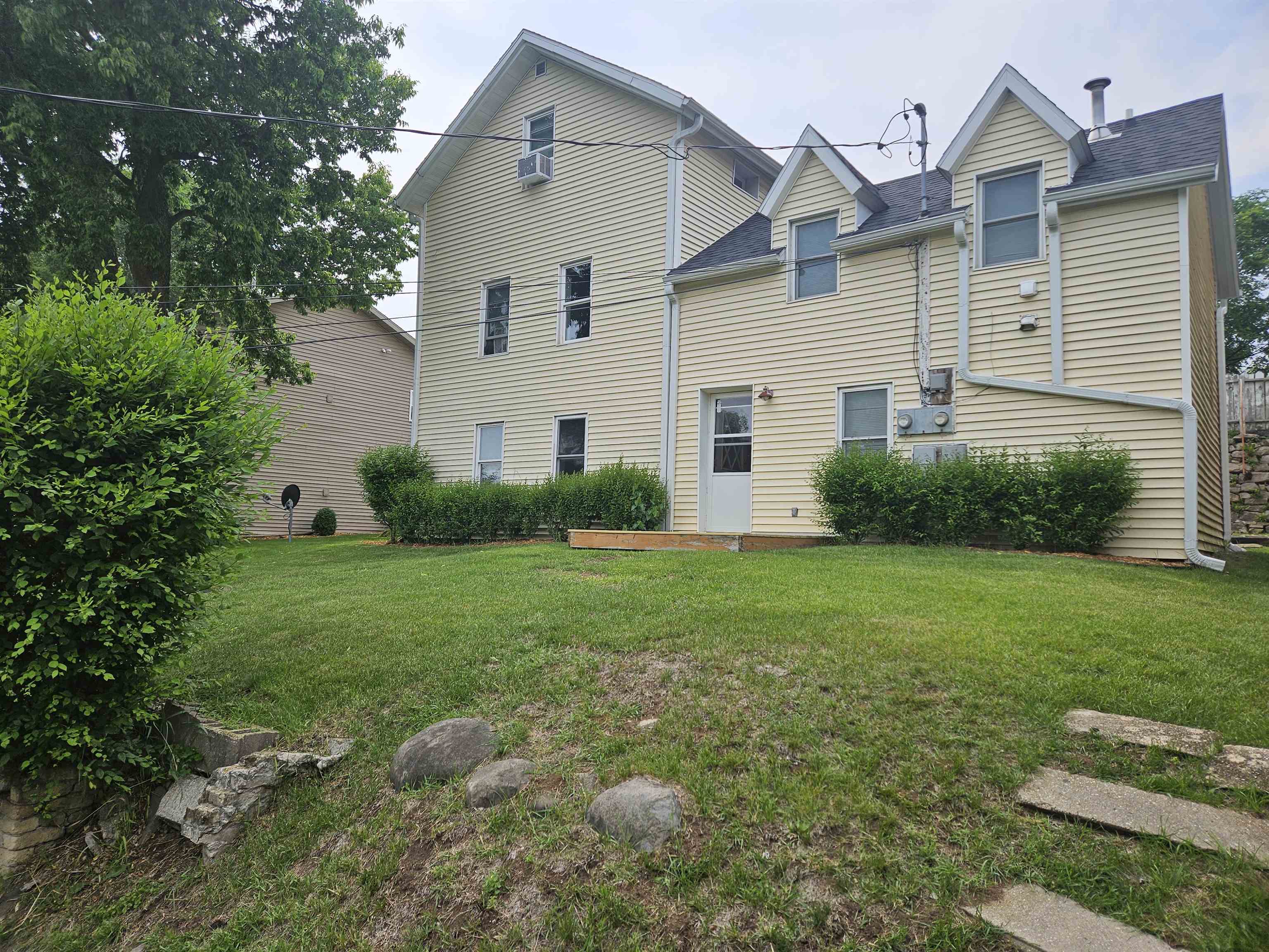 506 East Cook Street Portage, WI 53901 - Photo 1 of 31