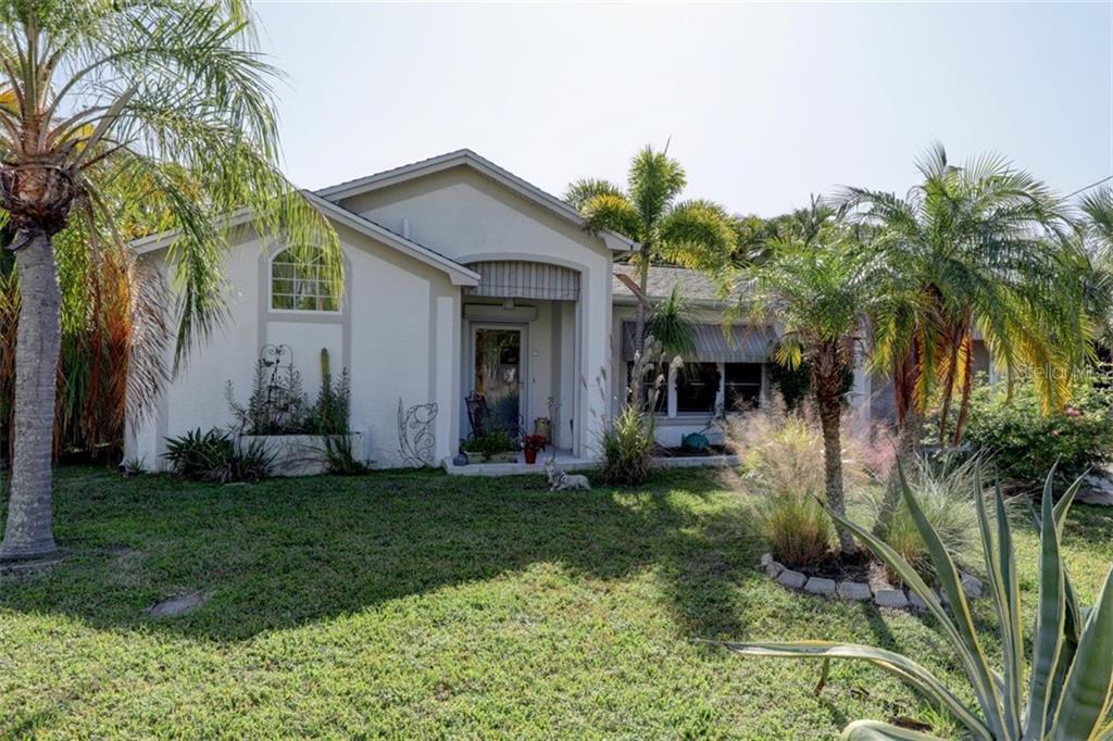 701 Sunset Cove Madeira Beach, FL 33708 - Photo 2 of 30 Front Exterior