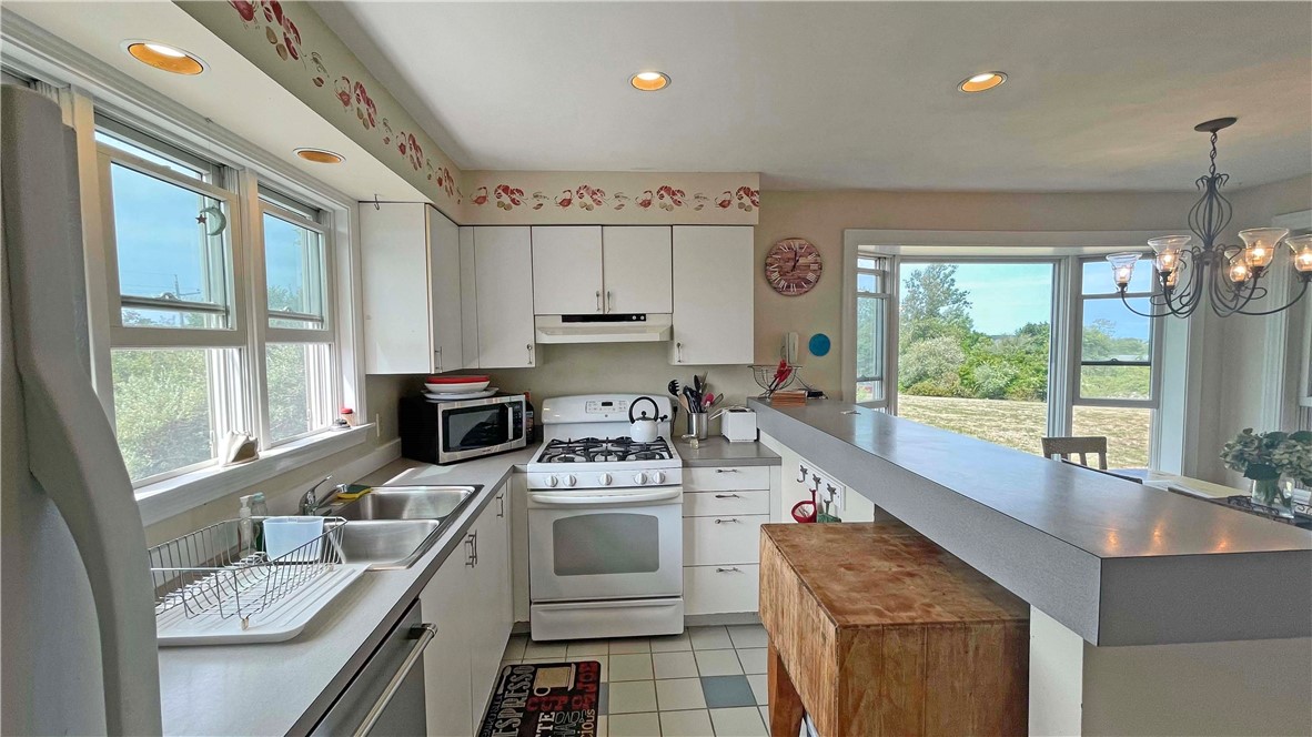 249 Old Town Road Block Island, RI 02807 - Photo 19 of 35 Kitchen