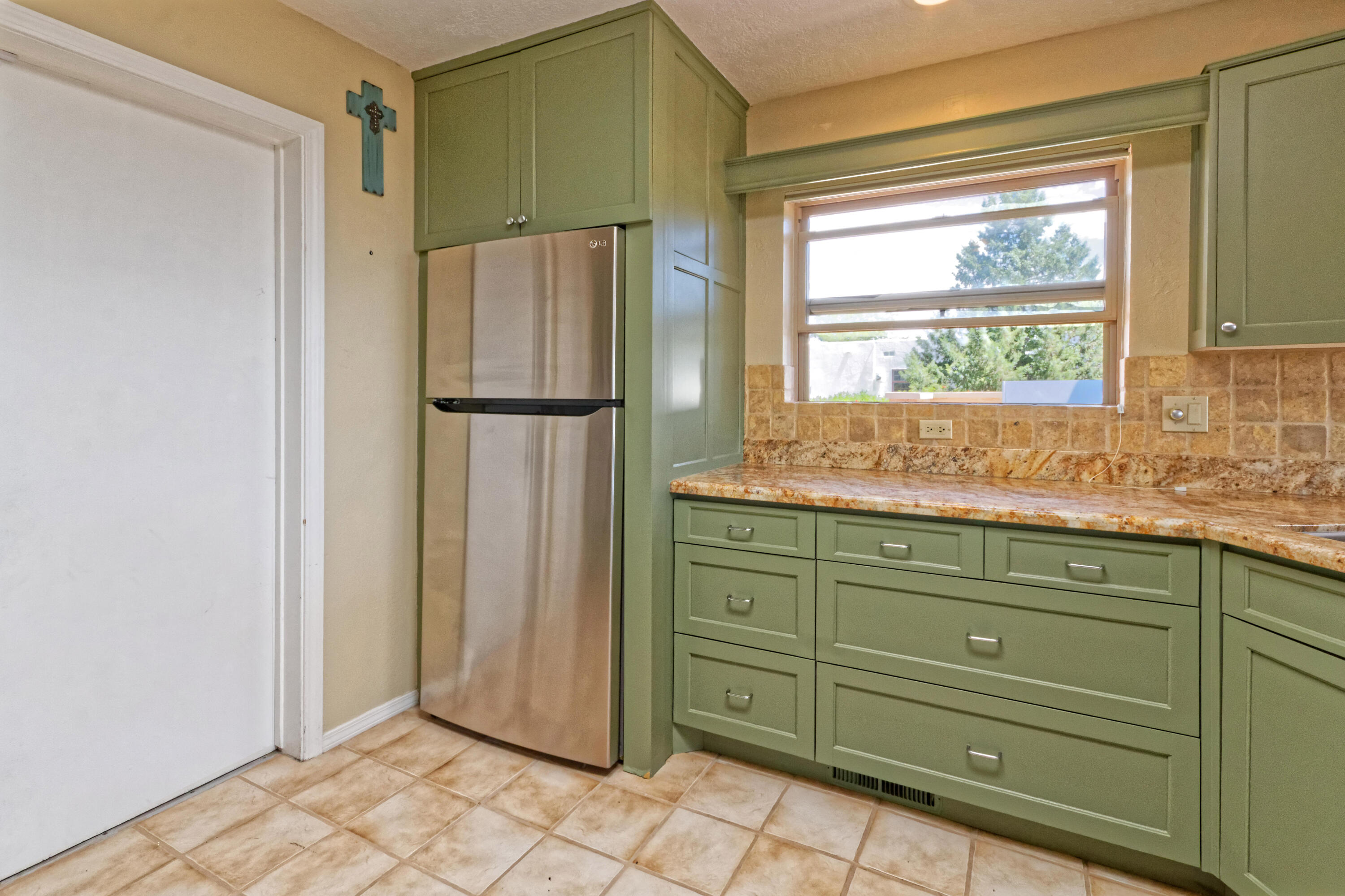 302 Villa Verde Drive Southeast Rio Rancho, NM 87124 - Photo 11 of 38 Gallery Image 11
