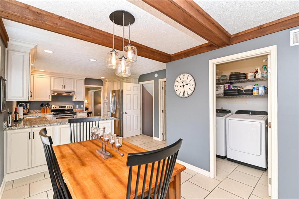 12727 Charing Cross Road Carmel, IN 46033 - Photo 13 of 40 Gallery Image 13