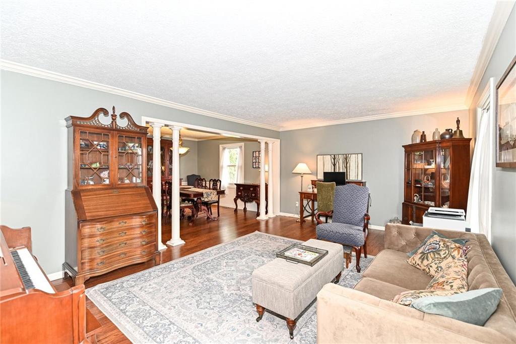 12727 Charing Cross Road Carmel, IN 46033 - Photo 4 of 40 Gallery Image 4