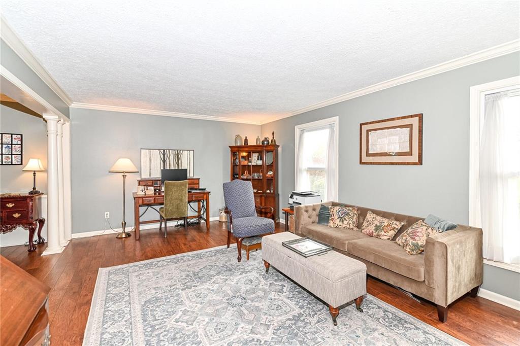 12727 Charing Cross Road Carmel, IN 46033 - Photo 5 of 40 Gallery Image 5