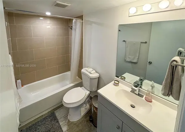$2,500 | 650 Northwest 86th Place, Unit 3209, Miami, FL 33126