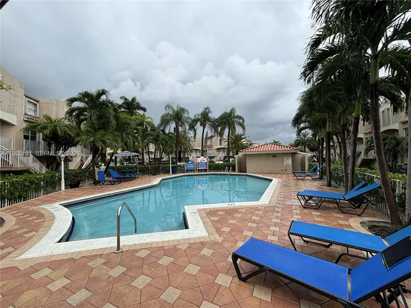 $2,500 | 650 Northwest 86th Place, Unit 3209, Miami, FL 33126