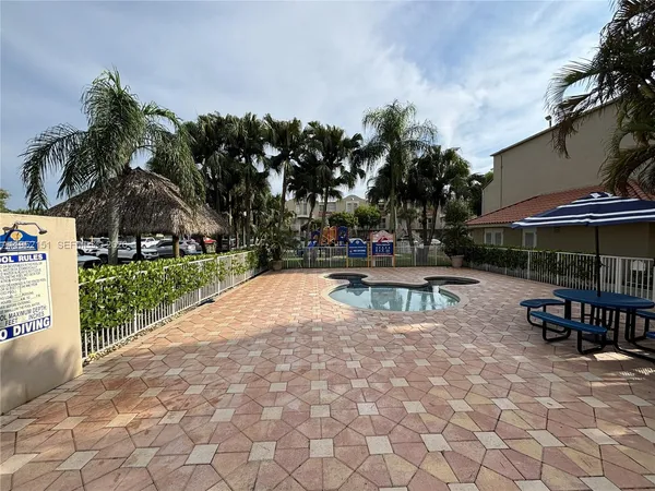 $2,500 | 650 Northwest 86th Place, Unit 3209, Miami, FL 33126