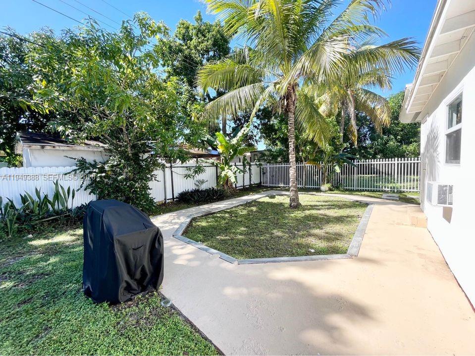 1130 Northeast 111th Street Miami, FL 33161 - Photo 18 of 19