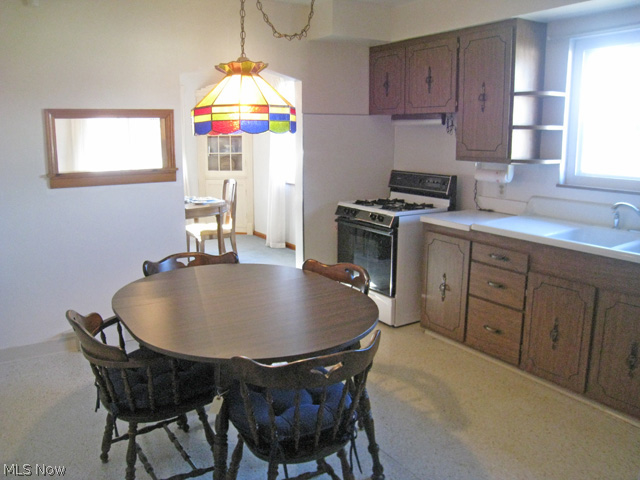 10106 West Pleasant Valley Road Cleveland, OH 44130 - Photo 9 of 17 Gallery Image 9