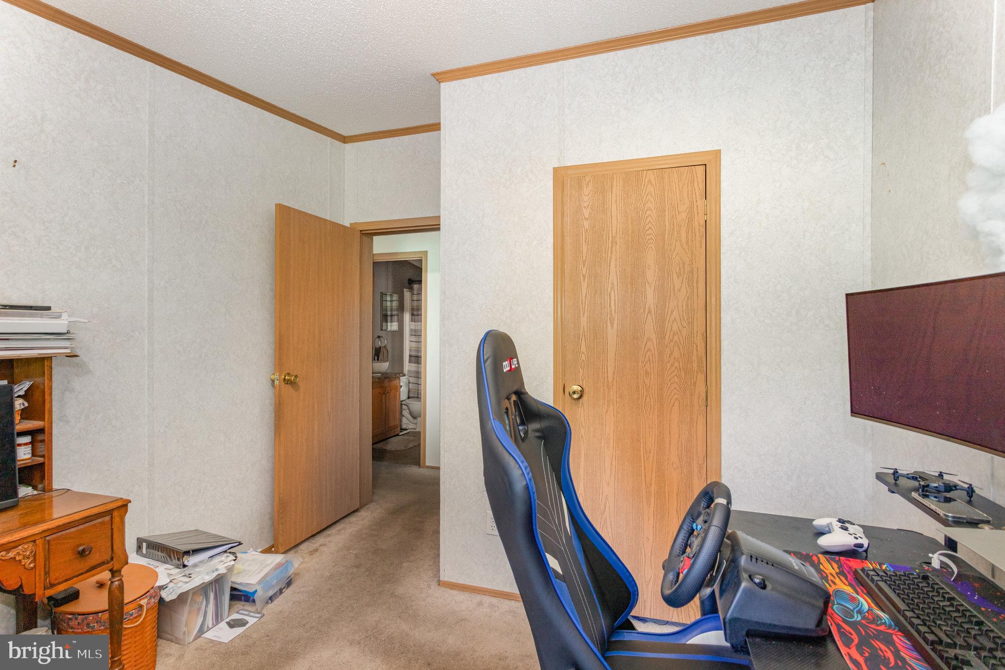 1050 Lisburn Road Wellsville, PA 17365 - Photo 23 of 35 a view of a hallway with workspace