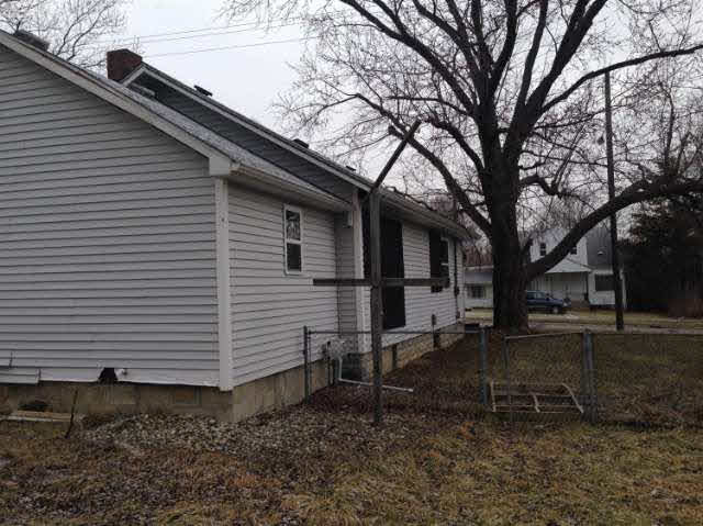2043 Lavelle Road Flint, MI 48504 - Photo 4 of 18 20459545-3.JPG