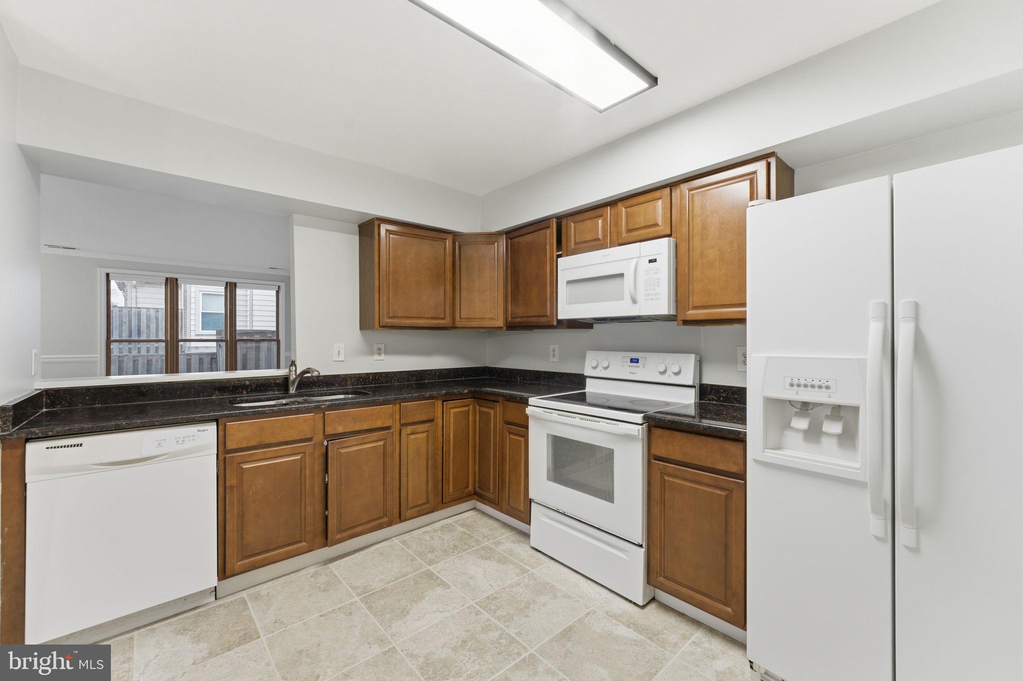 7498 Tangier Way Manassas, VA 20109 - Photo 14 of 40 Kitchen view 2