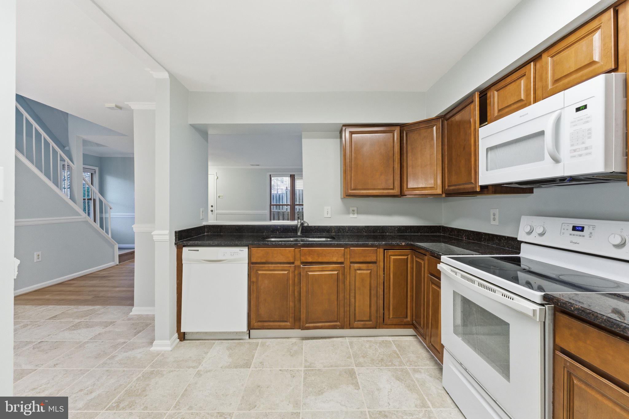 7498 Tangier Way Manassas, VA 20109 - Photo 15 of 40 Kitchen view 3
