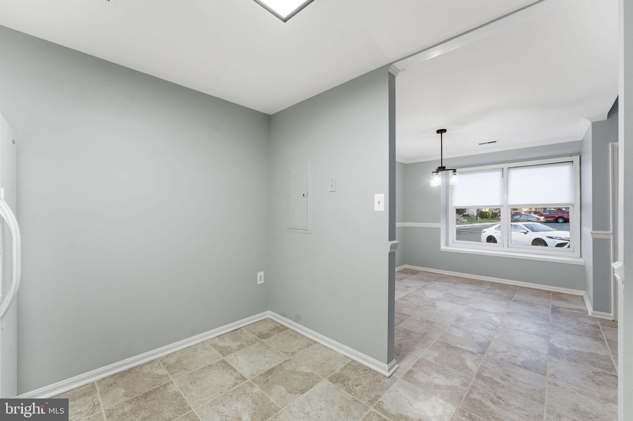 7498 Tangier Way Manassas, VA 20109 - Photo 16 of 40 Dining area and Windows