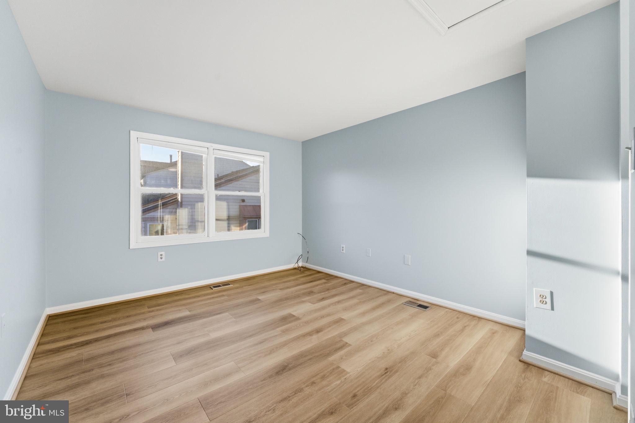 7498 Tangier Way Manassas, VA 20109 - Photo 24 of 40 Bedroom view 3