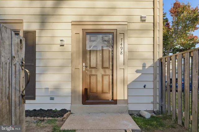 $375,000 | 7498 Tangier Way, Manassas, VA 20109