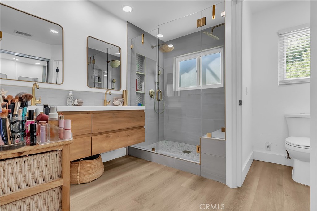 5931 East Rocking Horse Way, Unit 15 Orange, CA 92869 - Photo 29 of 43 Matster bathroom