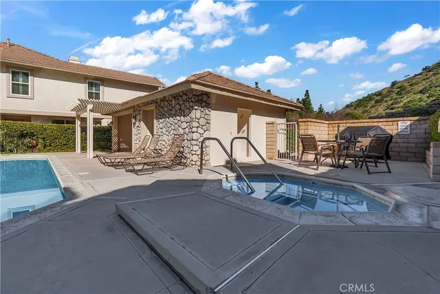 $859,900 | 5931 East Rocking Horse Way, Unit 15, Orange, CA 92869