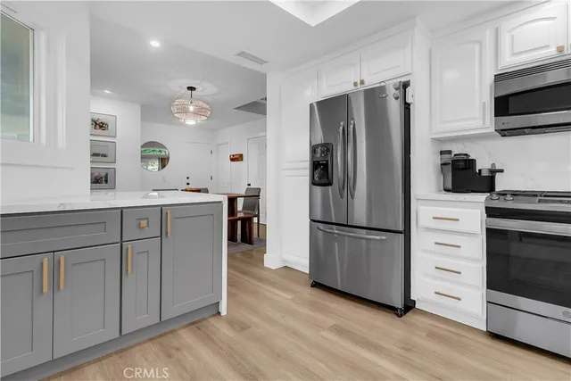 $859,900 | 5931 East Rocking Horse Way, Unit 15, Orange, CA 92869