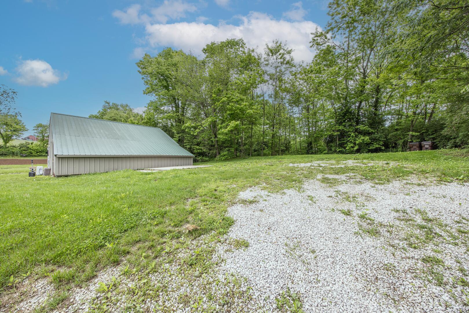 3002 Cane Ridge Road Paris, KY 40361 - Photo 4 of 15 5B5A9317a