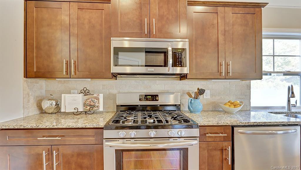 9926 Perth Moor Road Charlotte, NC 28278 - Photo 4 of 24 Gallery Image 4