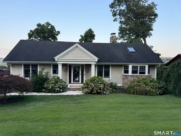$750,000 | 34 Skyline Drive, Brookfield, CT 06804