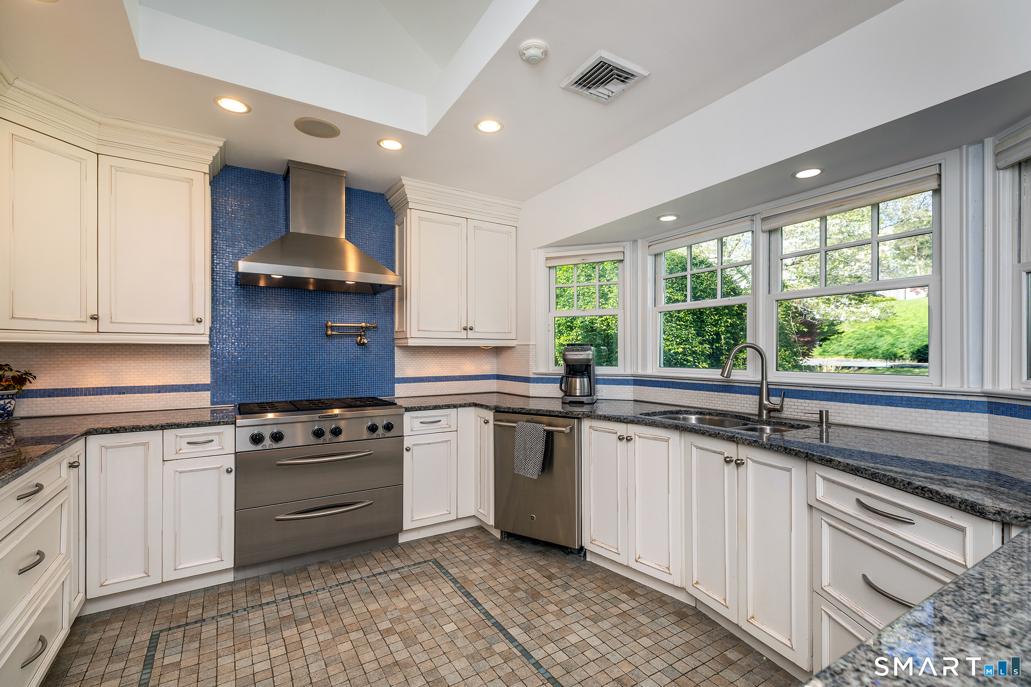 34 Skyline Drive Brookfield, CT 06804 - Photo 8 of 33