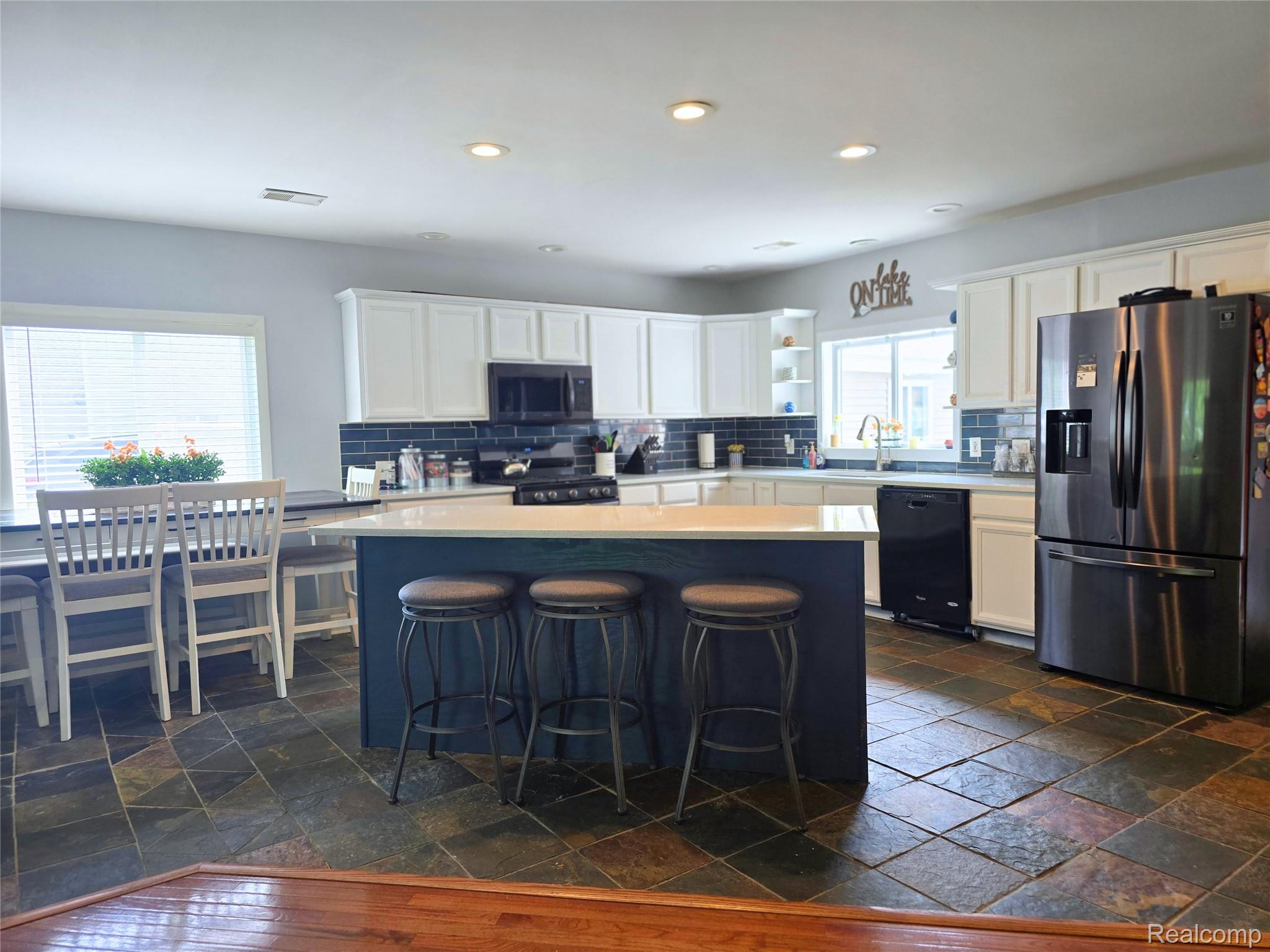 135 North Haven Street Novi, MI 48377 - Photo 8 of 36 6.jpg