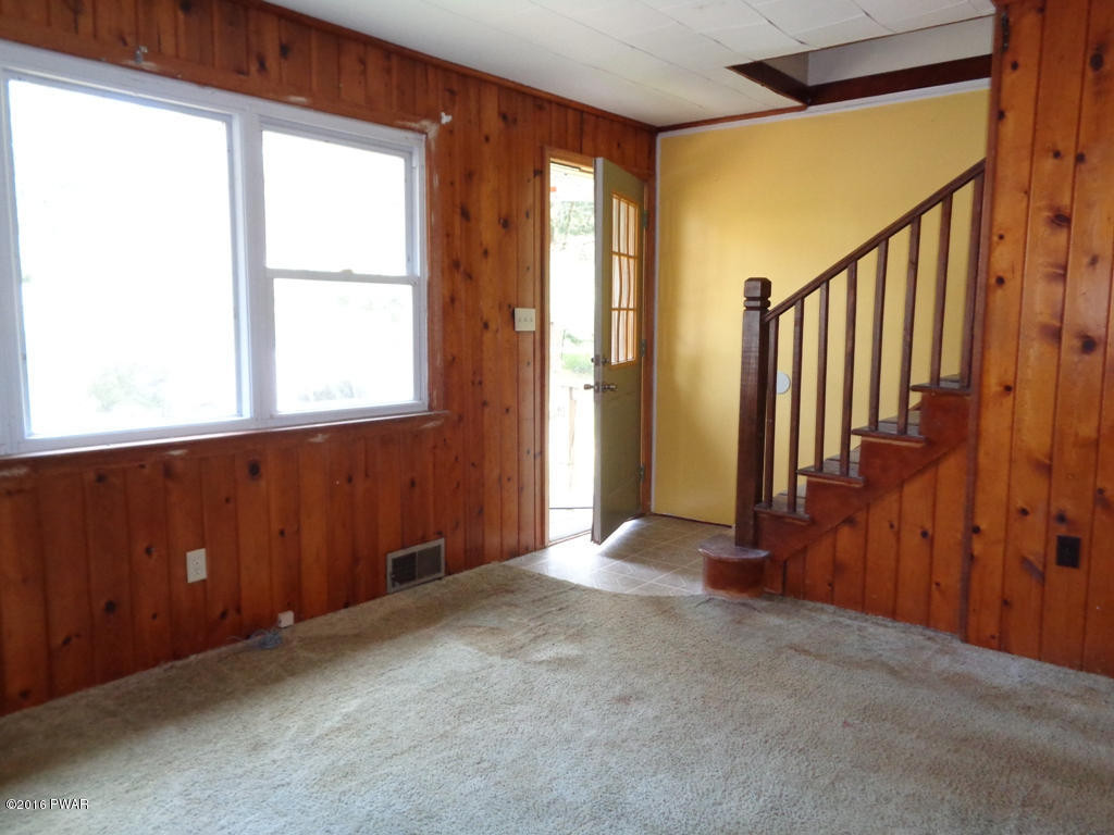 451 Rowland Road Greeley, PA 18425 - Photo 7 of 28 Living Room (2)