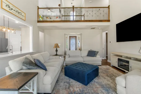 $445,900 | 13510 Fallbrook Circle, Mont Belvieu, TX 77535