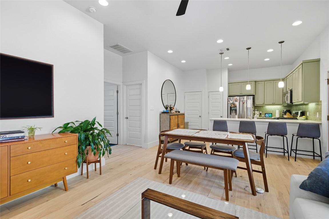 2007 South L Davis Avenue, Unit B Austin, TX 78702 - Photo 12 of 24 a living room with furniture and a flat screen tv