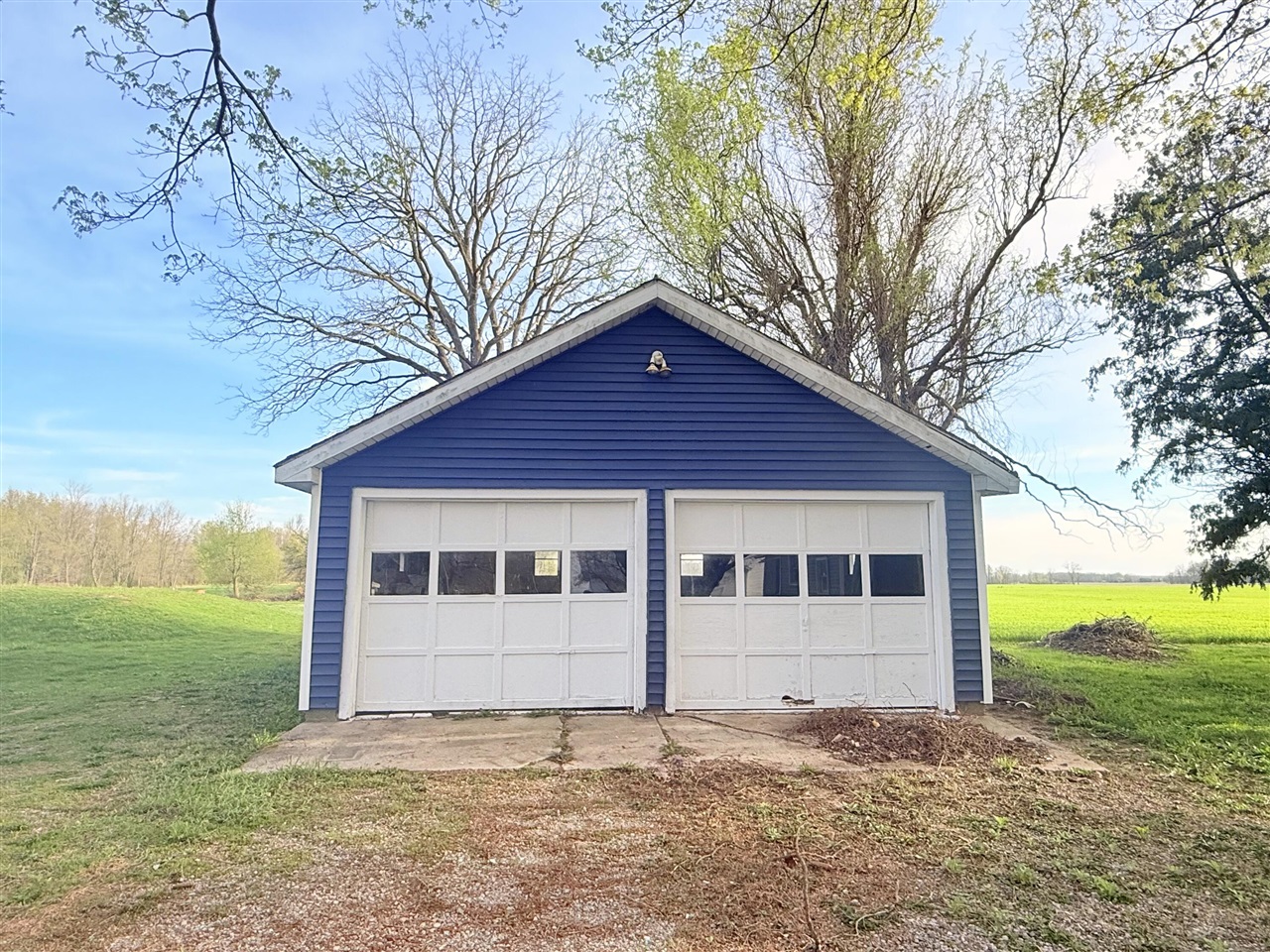 2249 East Montgomery Road Hillsdale, MI 49242 - Photo 4 of 32