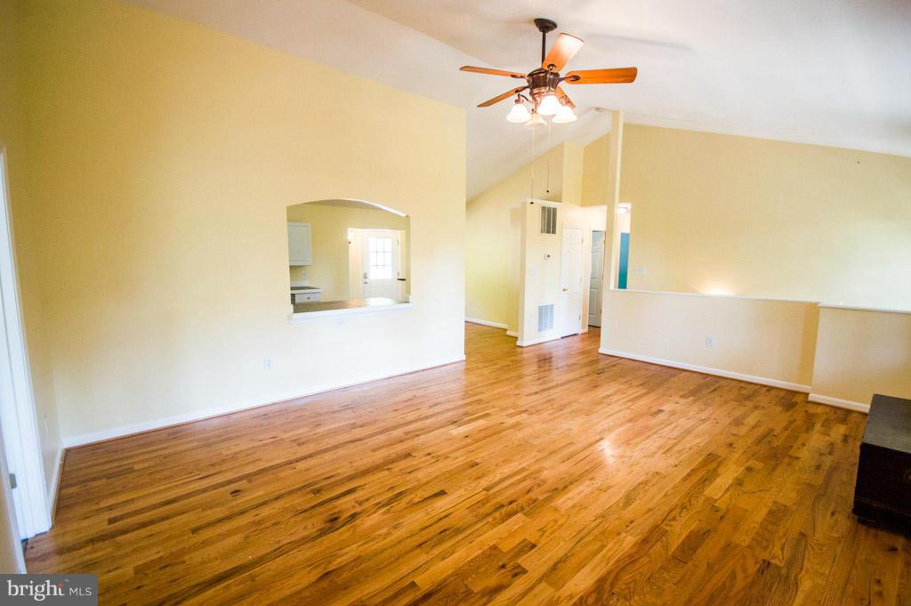 564 Venus Branch Road Front Royal, VA 22630 - Photo 6 of 30 Living Room