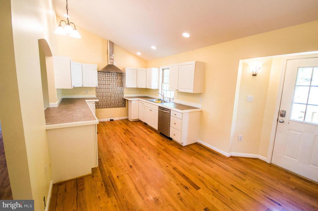 564 Venus Branch Road Front Royal, VA 22630 - Photo 7 of 30 Kitchen