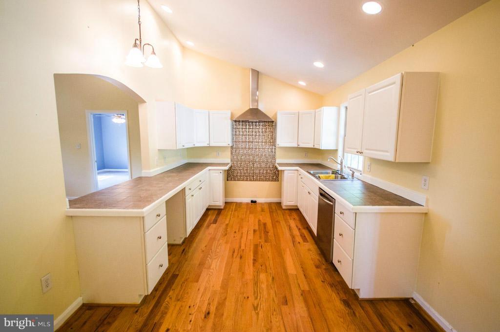 564 Venus Branch Road Front Royal, VA 22630 - Photo 8 of 30 Kitchen