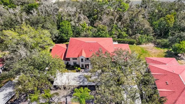 a view of a multi story building