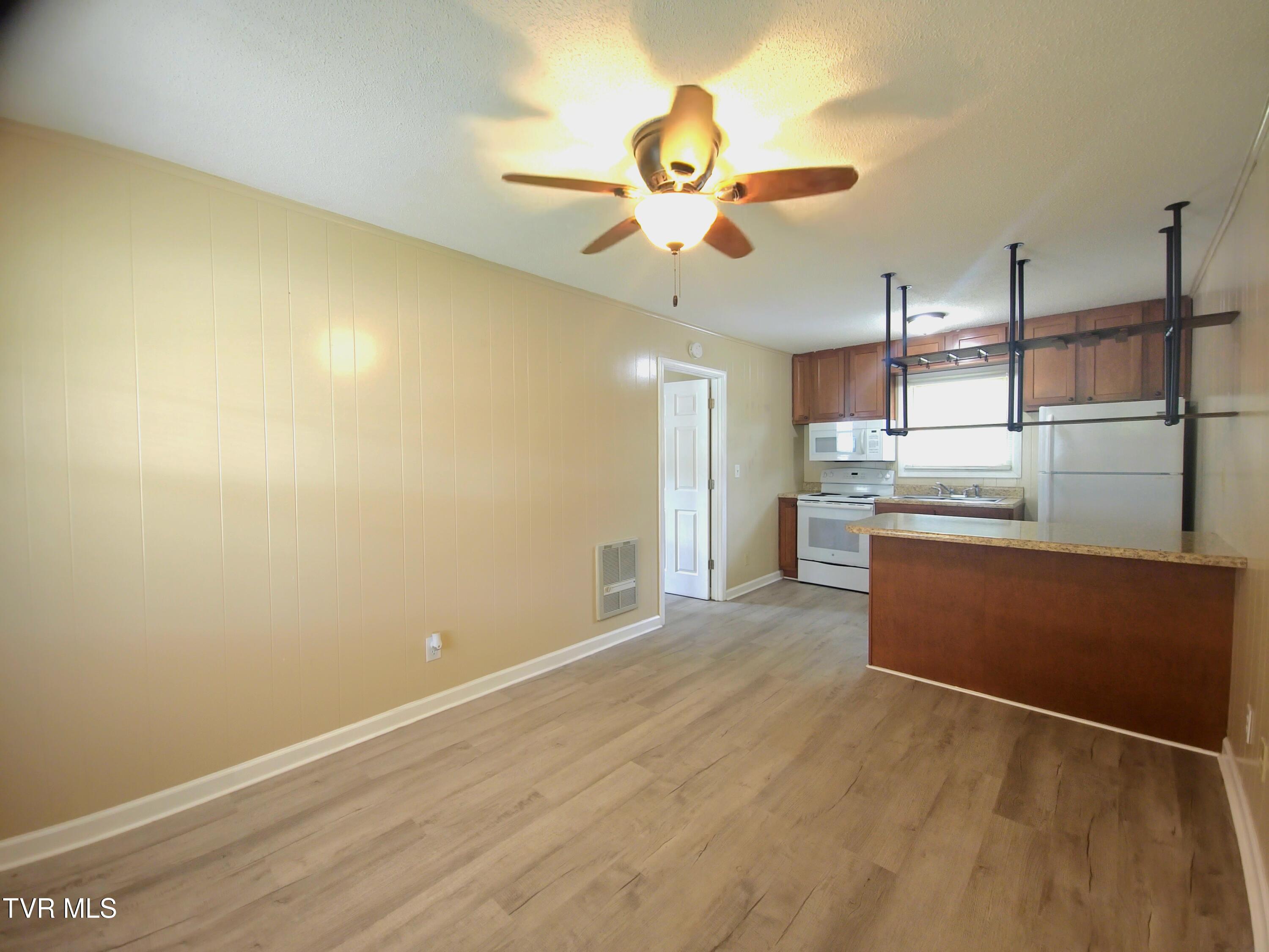 200 Two Street, Unit 1 Johnson City, TN 37615 - Photo 5 of 9 20260413_142746