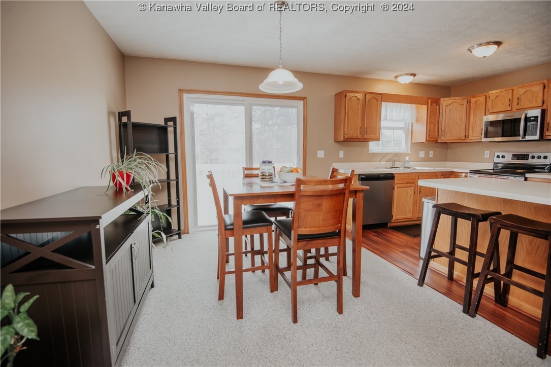 41 Oakvale Road Hurricane, WV 25526 - Photo 4 of 29 Gallery Image 4