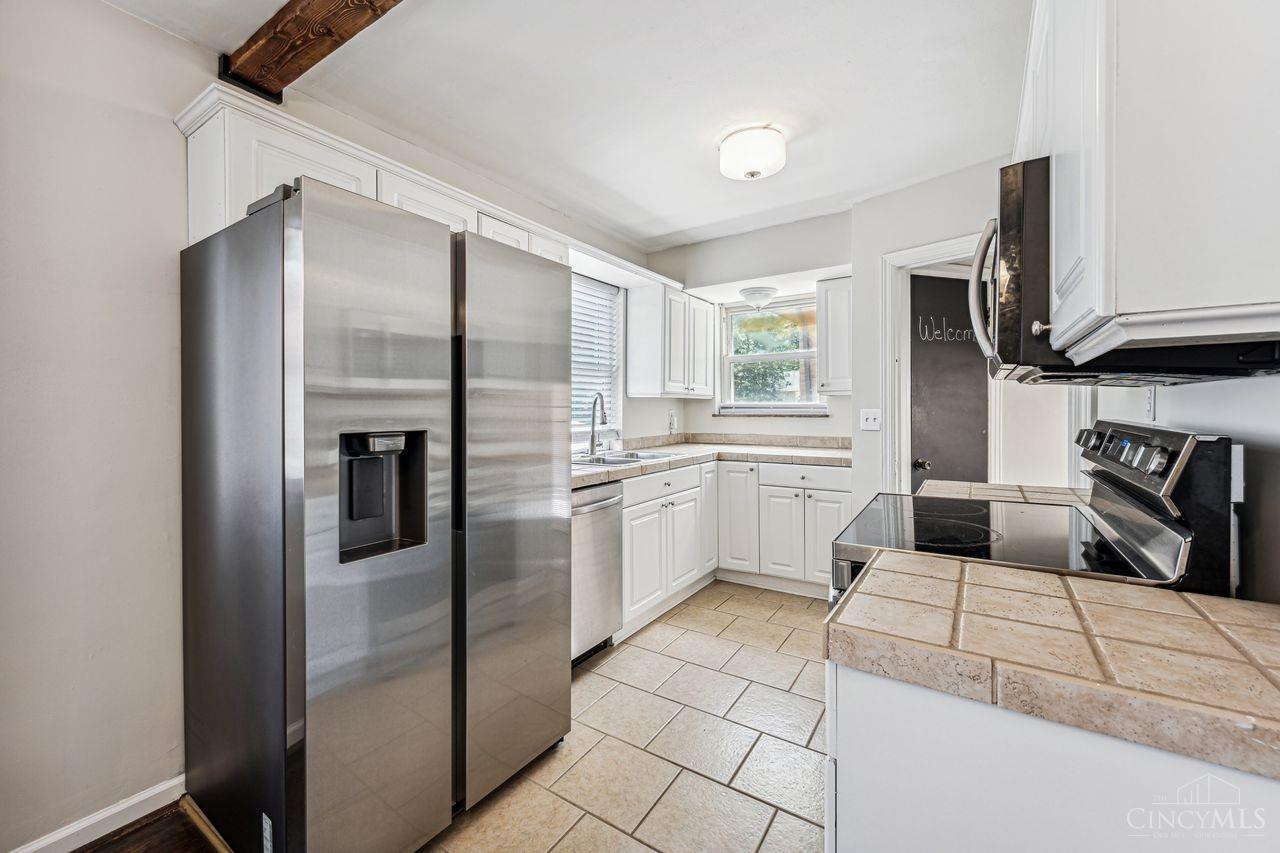 5596 Samver Road Cincinnati, OH 45239 - Photo 8 of 35